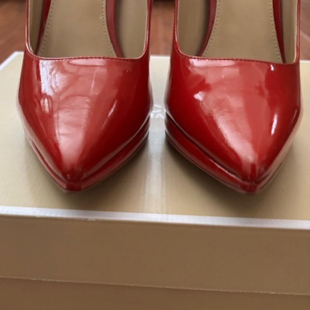 Michael Kors Brielle Pump - Picture 5 of 9